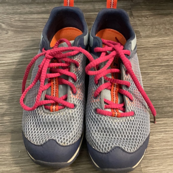 Pink and blue sneakers. - Picture 2 of 4